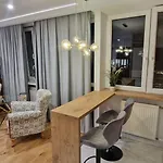 Lägenhet Arma Design 2 Bedrooms Warszawa